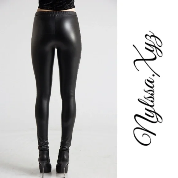 FAUX LEATHER MOTO PANTS IN BLACK - Picture 4 of 8